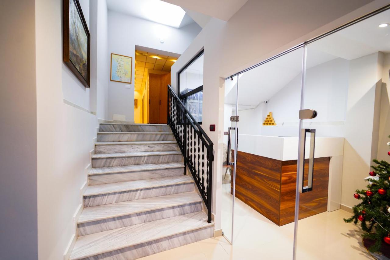 SR99 Hotel Tirana Buitenkant foto