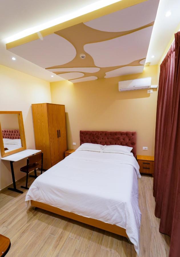 SR99 Hotel Tirana Buitenkant foto